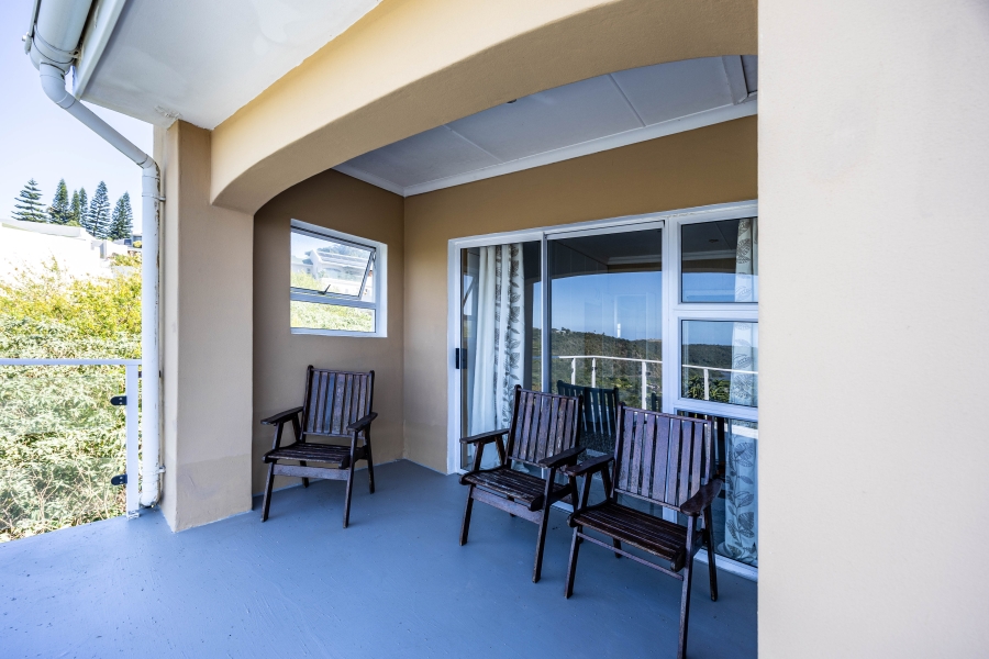 5 Bedroom Property for Sale in Gonubie North Eastern Cape